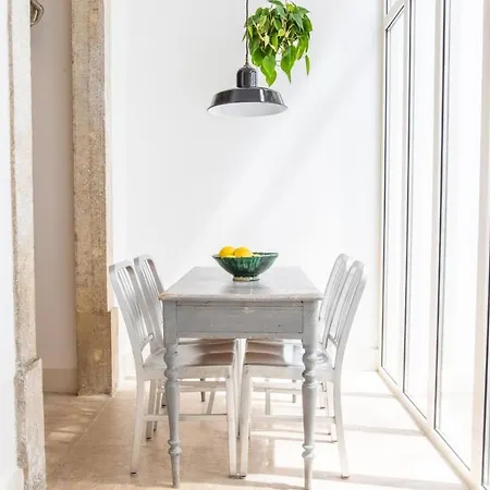 Plum Guide - Eve Lissabon